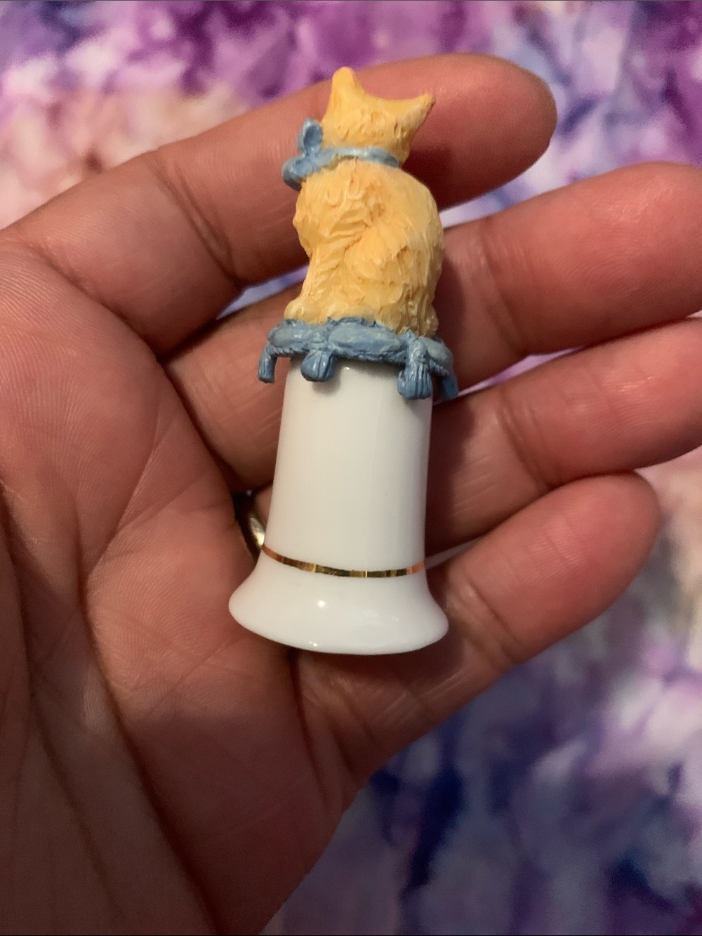 Vintage Avon Cat Porcelain Thimble with Gold Trim - Picture 3 of 4